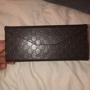 Gucci polarized sunglasses- Gucci case included